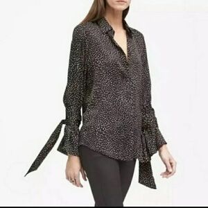 Banana 🍌 Republic Dillon Shirt size M in black with white polka dots
